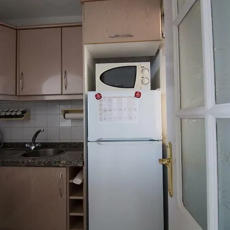 Bonito Apartamento De Dos Dormitorios 로스 레알레호스